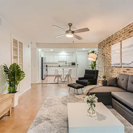 Apartamento Walkable Dtwn 2B Getaway - Sleeps 5 - Pool, Prkg